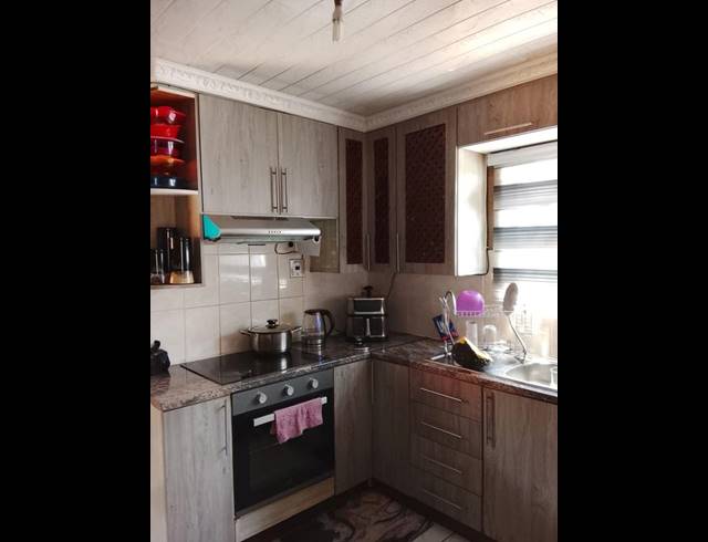 1 BEDROOM HOUSE FOR SALE IN MOLAPO